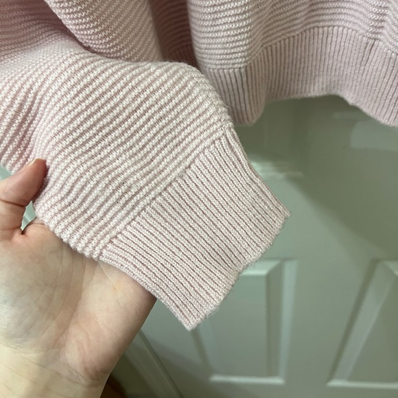 Color Block Cropped Sweater - Picture 5 of 5